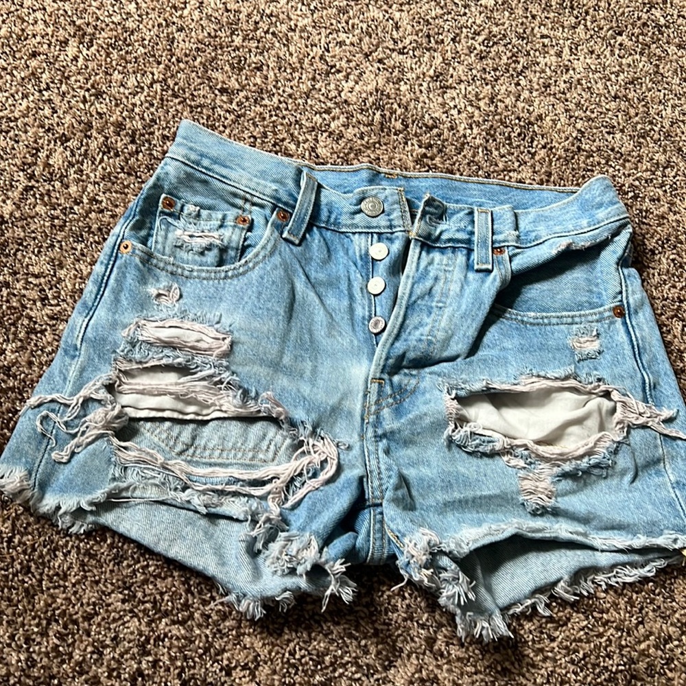 Levi’s 501 size 24 destroyed